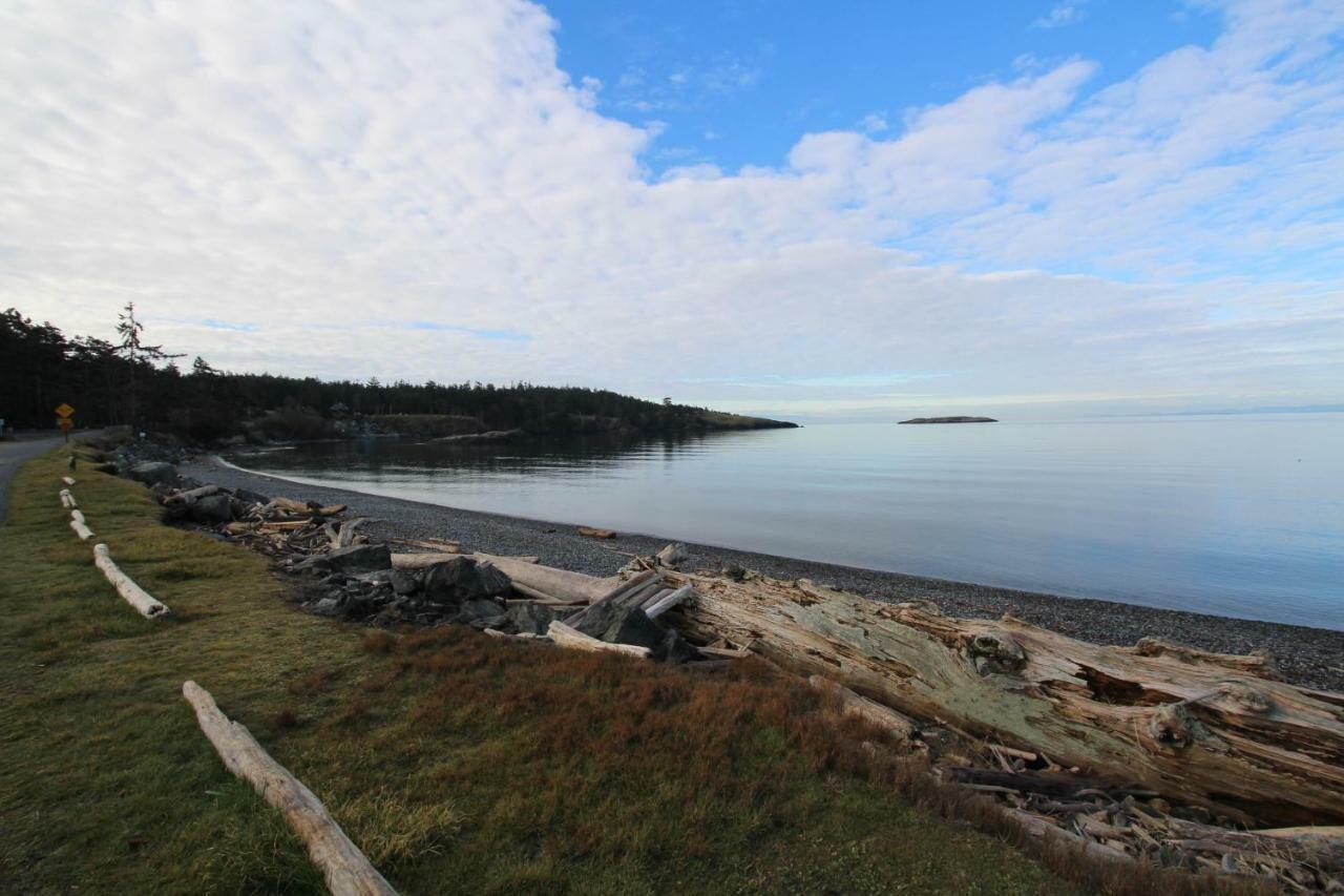 Lopez Island Agate Beach Waterfront Home Islandale Exterior photo