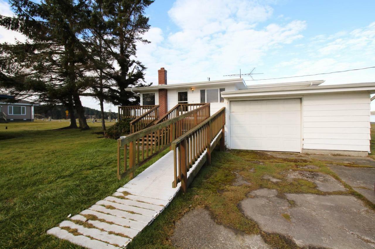 Lopez Island Agate Beach Waterfront Home Islandale Exterior photo